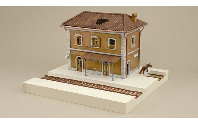 Italeri 1/72 Station